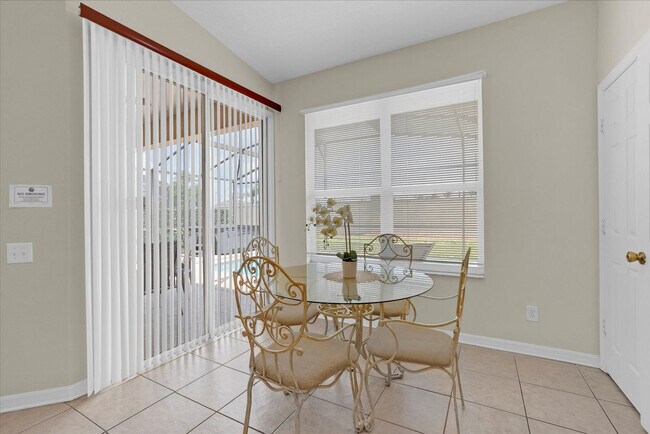 Building Photo - 8190 Fan Palm Way