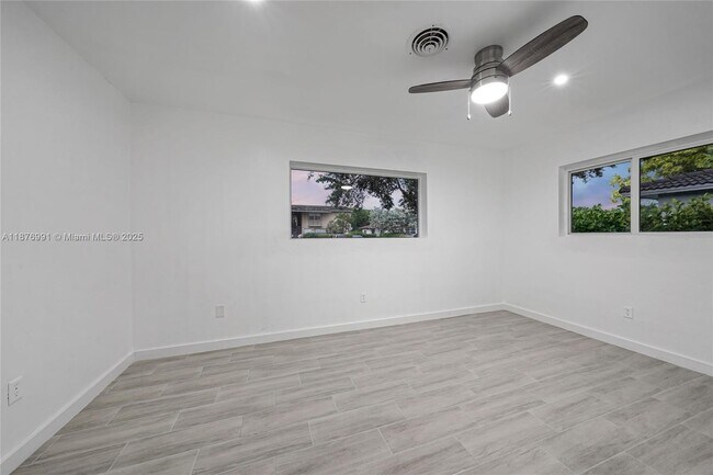 Building Photo - 7516 NW 44th Ct
