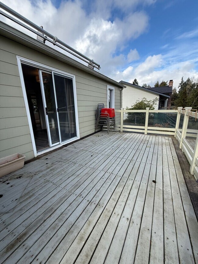 Building Photo - Well-Maintained 3-Bedroom Home in Prime Everett Location
