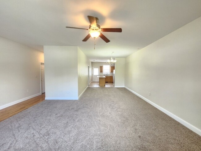 Building Photo - Weaverville Rental!