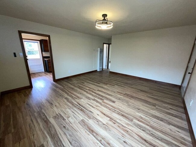 Building Photo - 567 Encinitas Ave