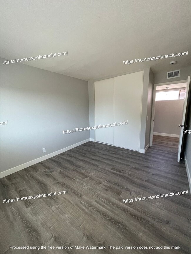Building Photo - 1220 S Cypress Ave