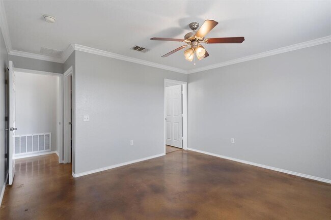 Building Photo - 9009 Southwick Dr