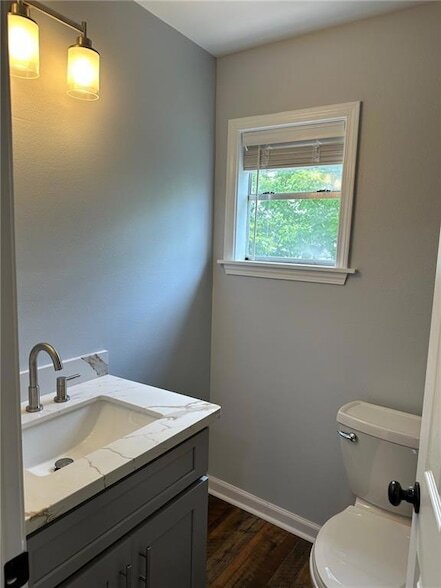 Building Photo - 834 Vallette St