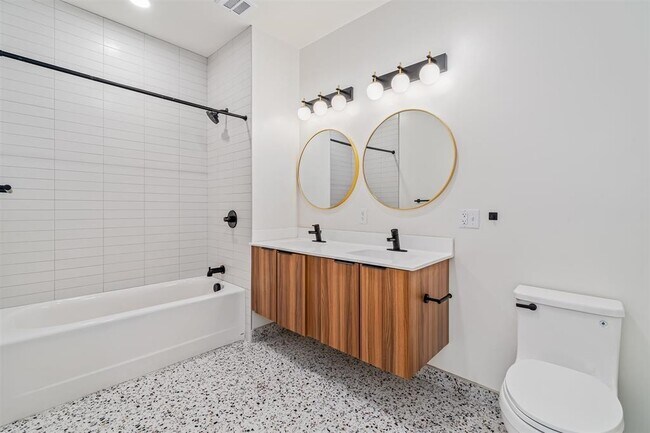 Building Photo - 293 Fairmount Ave