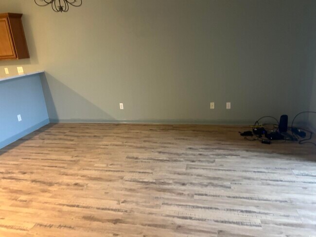 Building Photo - 4104 Pinehurst Cir