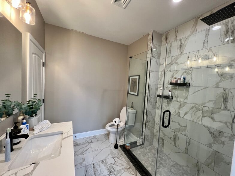 Building Photo - 409 Lackawanna Ave