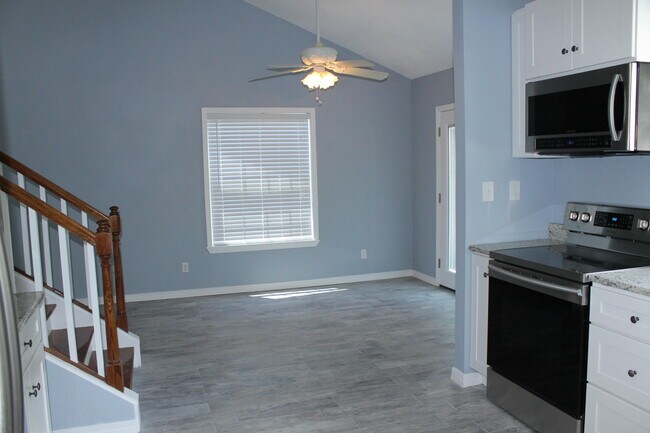 Building Photo - 1077 Woodlore Cir