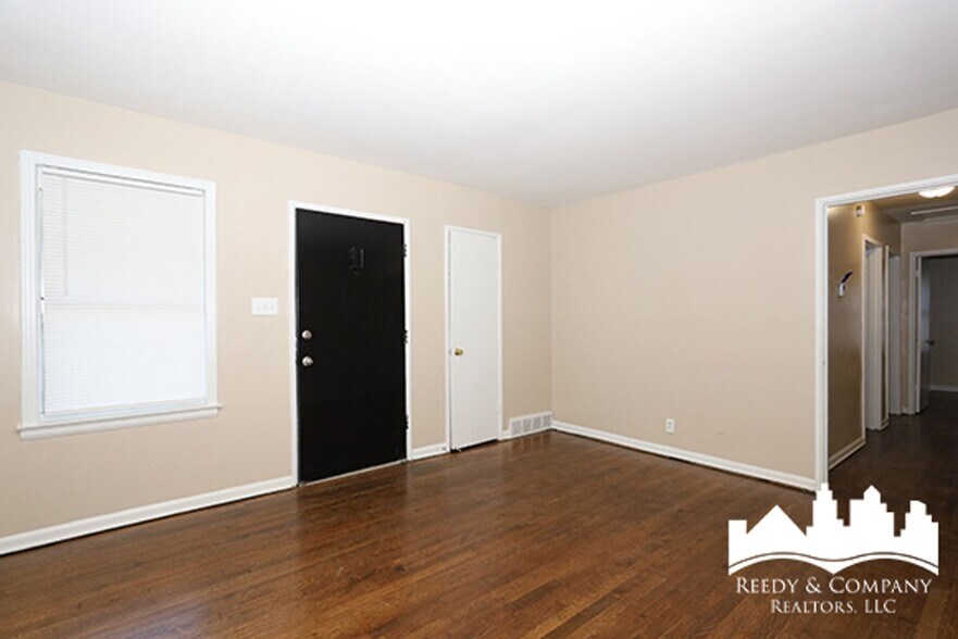 Building Photo - 1380 Rolling Hills Dr