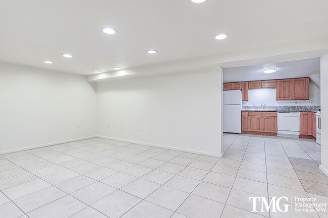 Building Photo - LouderbackPowell