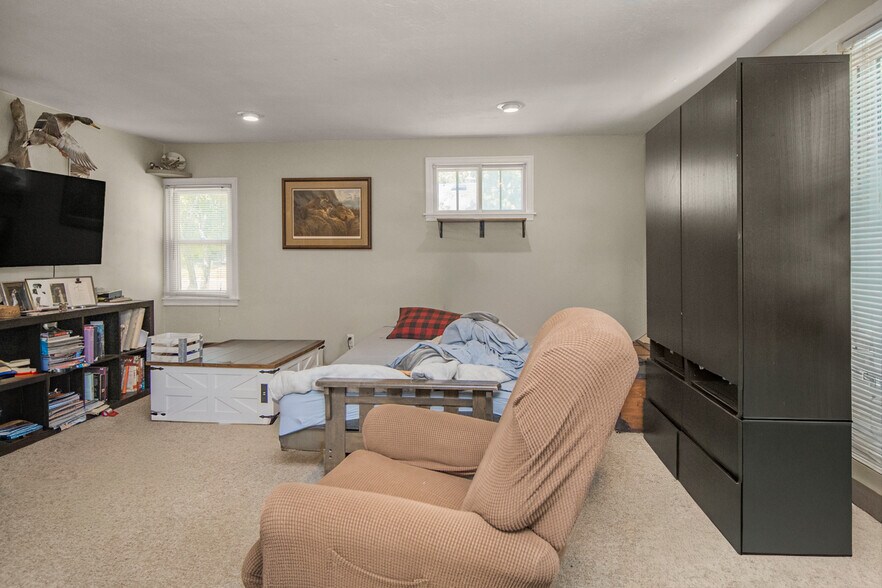 Building Photo - 412 Bircher Ave