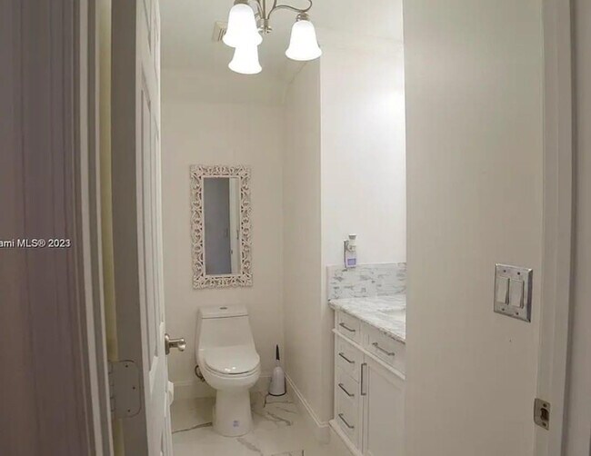 Building Photo - 2455 Curley Cut