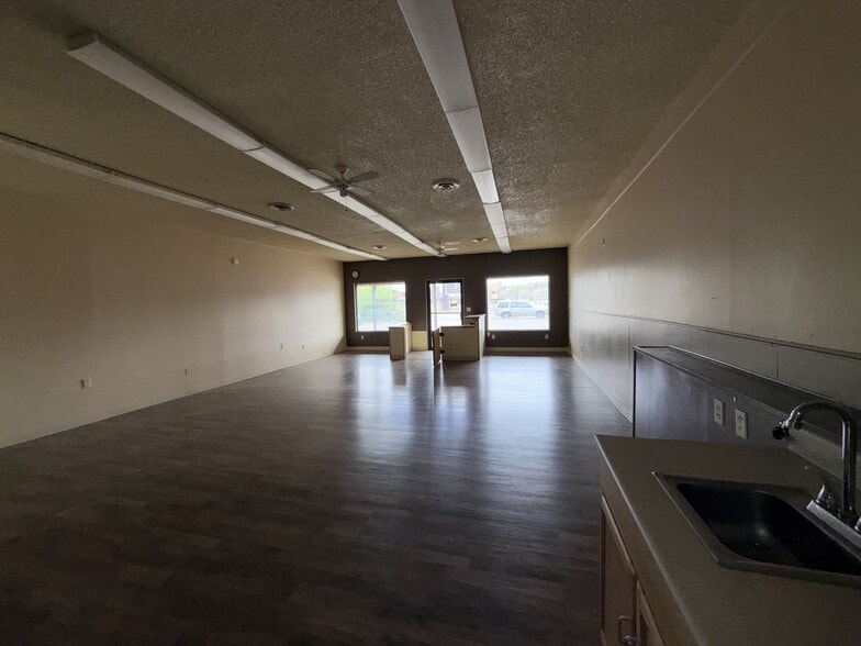 Building Photo - 206 S 11th St