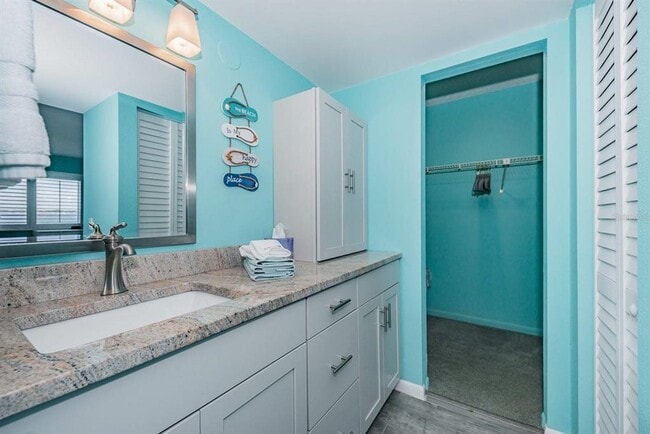 Building Photo - 5505 Del Sol Blvd