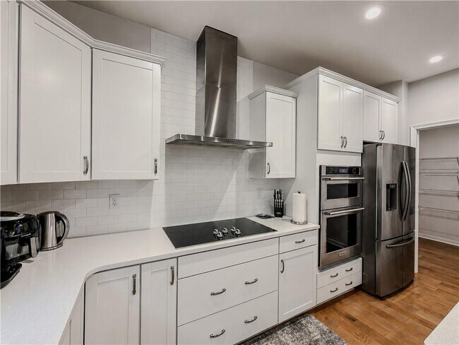 Building Photo - 45 Woodford Dr