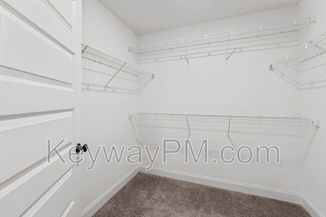 Building Photo - 3070 Venetian Dr