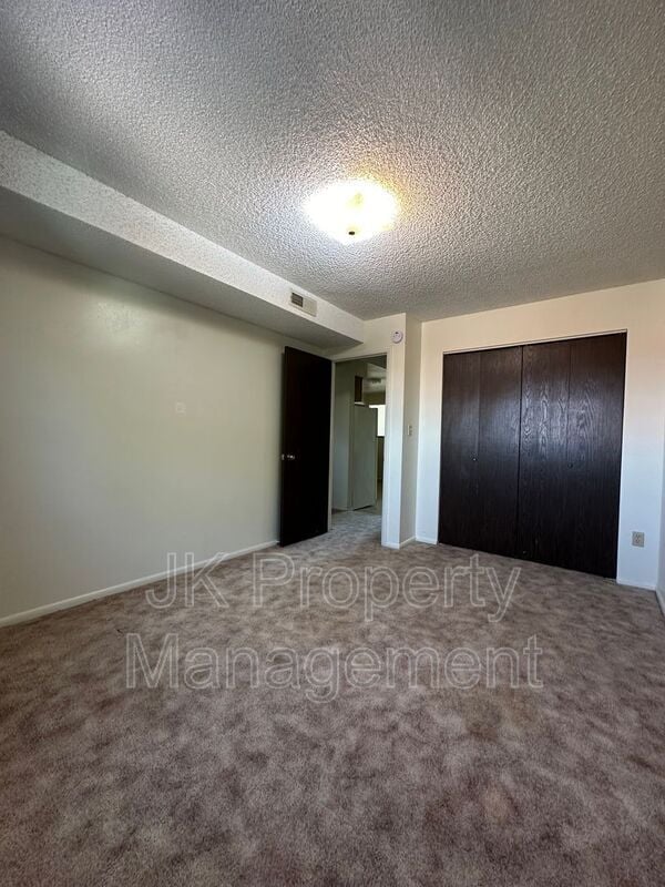 Building Photo - 1815 8th Ave N