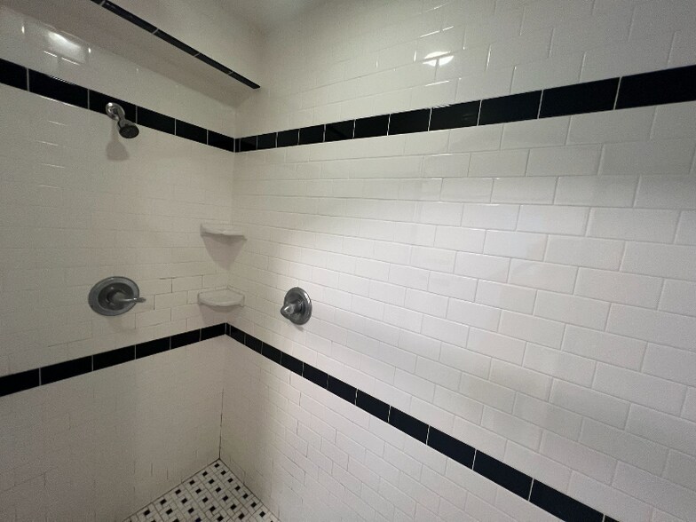 Building Photo - 108 2nd St SW