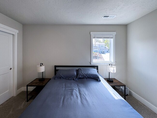 Building Photo - 2771 Cascara Dr