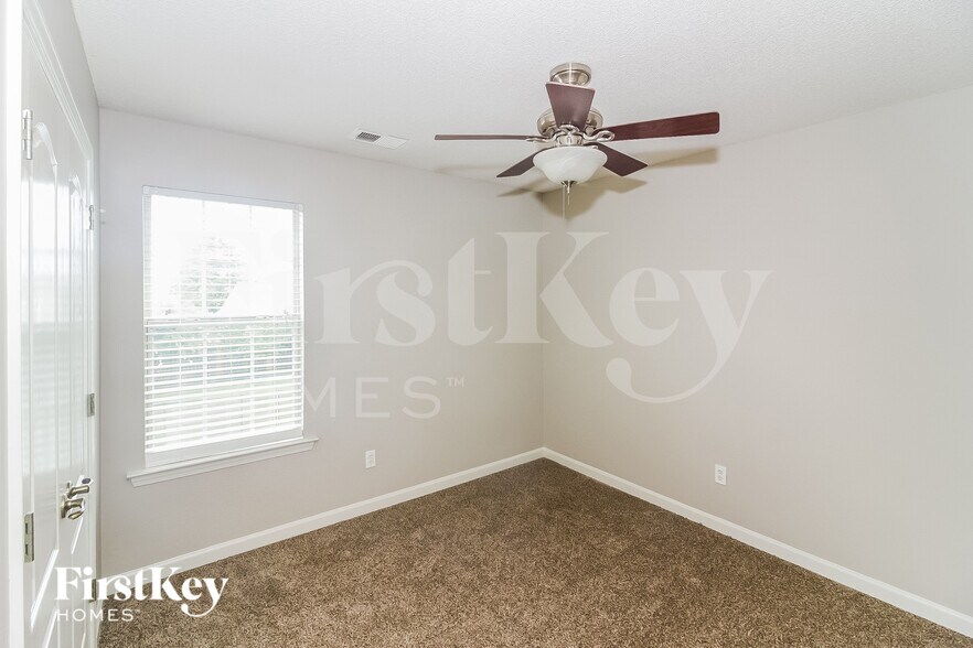 Building Photo - 11626 Millwind Dr