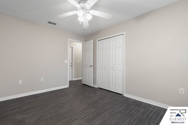 Building Photo - 13 Ryberry Dr