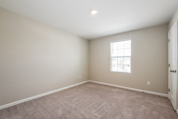 Building Photo - 2640 Island Walk Dr