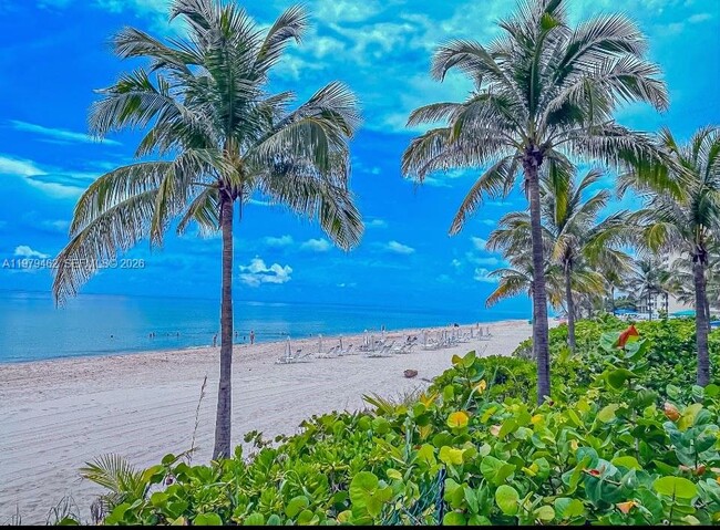 Building Photo - 2030 S Ocean Dr