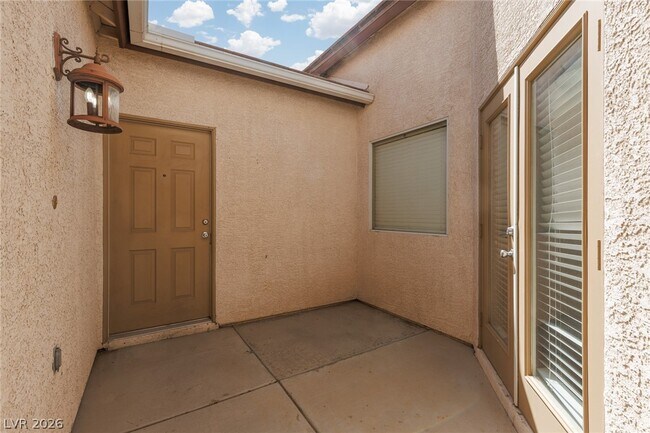Building Photo - 5432 N Roaring Surf Dr