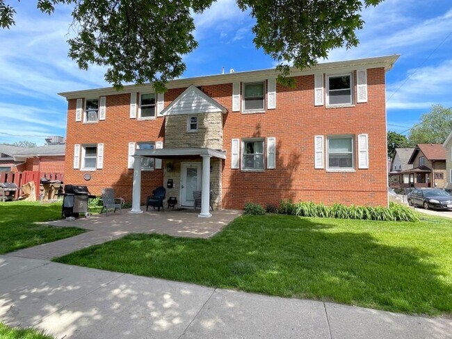 Primary Photo - 15 S Charter St