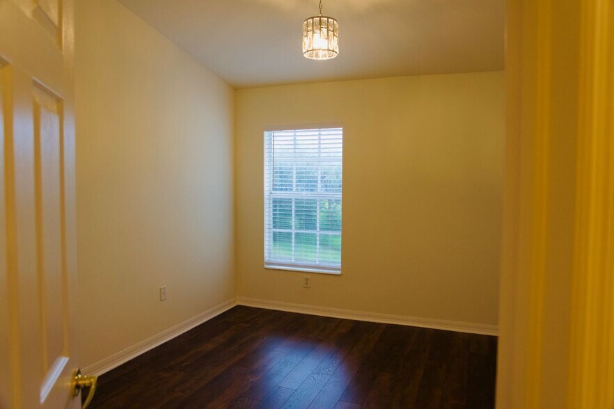 Building Photo - 1260 Oxford Ln