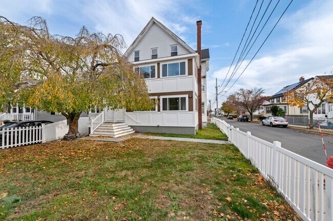 Primary Photo - 129 Lynnway