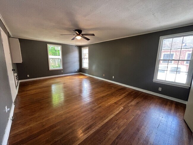 Building Photo - GREAT STARTER HOME IN THE HEART OF BOSSIER