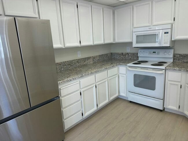 Building Photo - 1891 Lakebird Dr