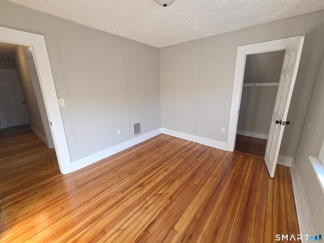 Building Photo - 250 Bassett St