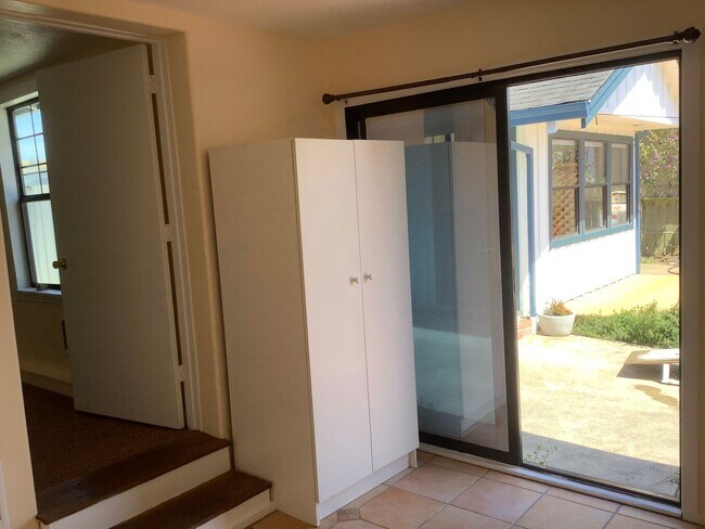 Building Photo - Boutique Studio with Beautiful Views in Bodega Bay