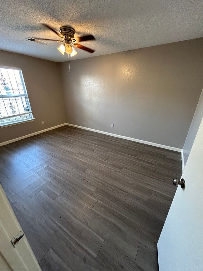 Building Photo - Make yourself at home!