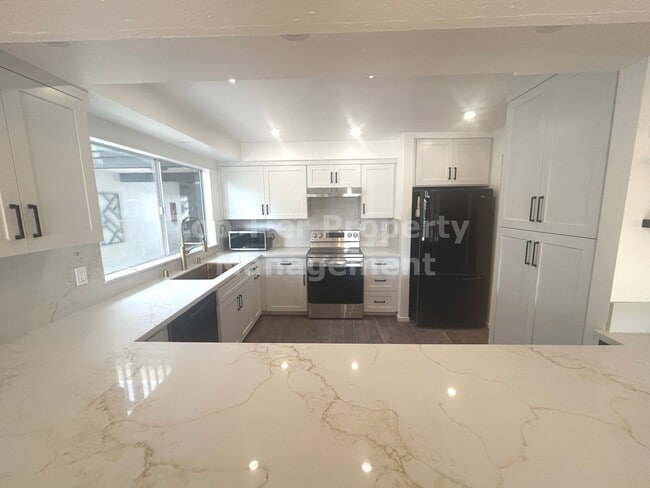 Building Photo - ***NEWLY RENOVATED 2 bed, 2 bath Townhouse in Carlsbad / La Costa - Available 06/01***