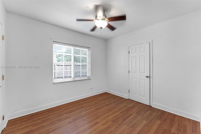 Building Photo - 4220 SW 13th St