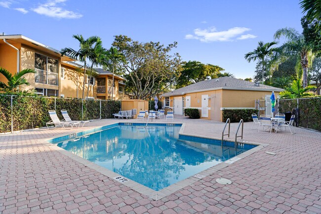 Building Photo - 811 SE 4th Ave