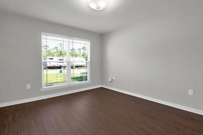 Building Photo - 8402 Island Dr