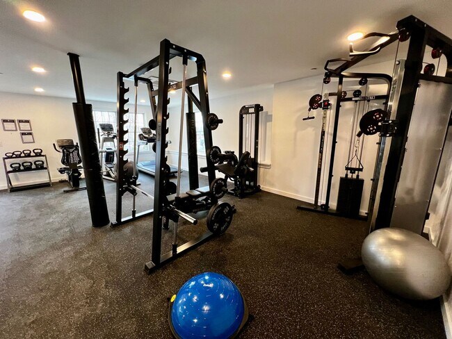 Building Photo - 179 Butternut St