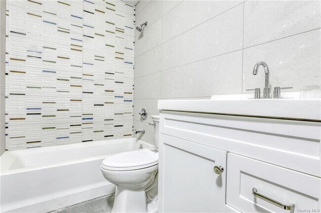 Building Photo - 4 Hamilton Ln