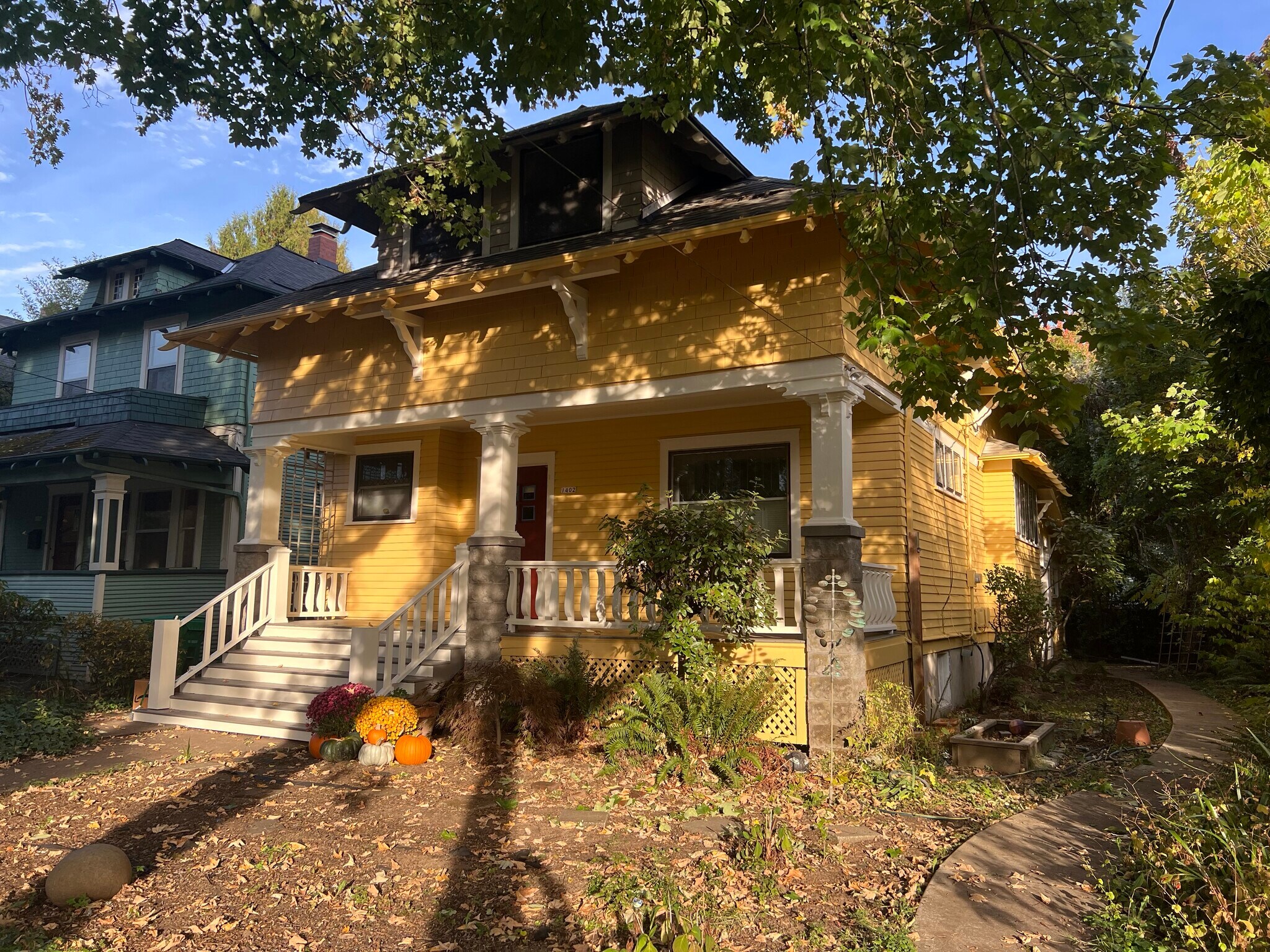 Building Photo - 1402 SE 32nd Ave