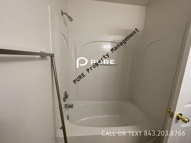 Building Photo - 111 Concord St