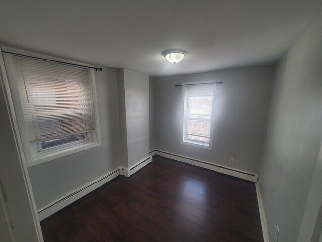 Building Photo - 620 Dudley St