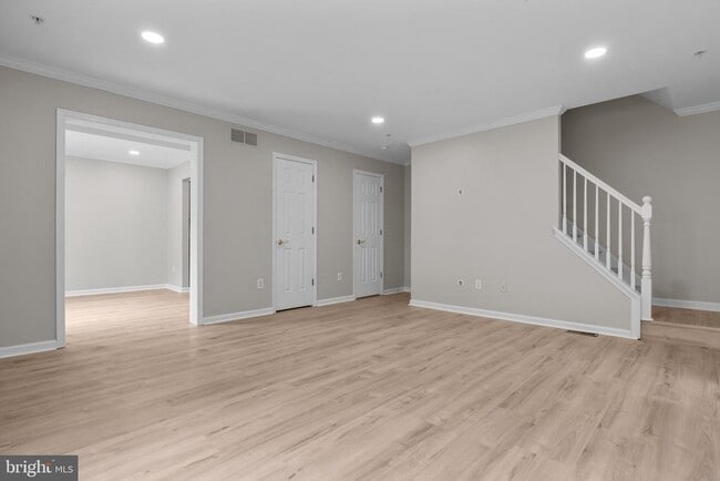 Building Photo - 115 Goldfinch Ct