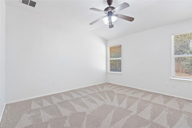 Building Photo - 3307 Blue Ridge Dr