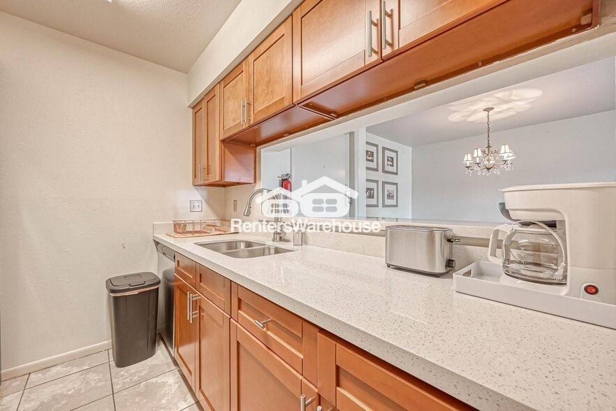 Building Photo - 8433 Hearth Dr