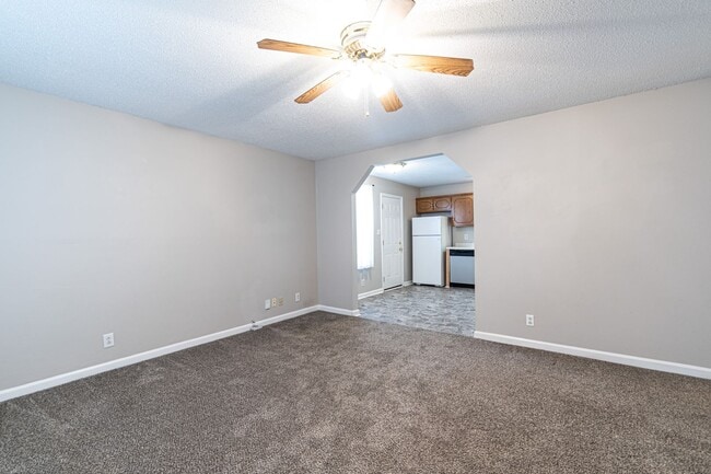 Building Photo - 1023 Shadow Ridge Ave