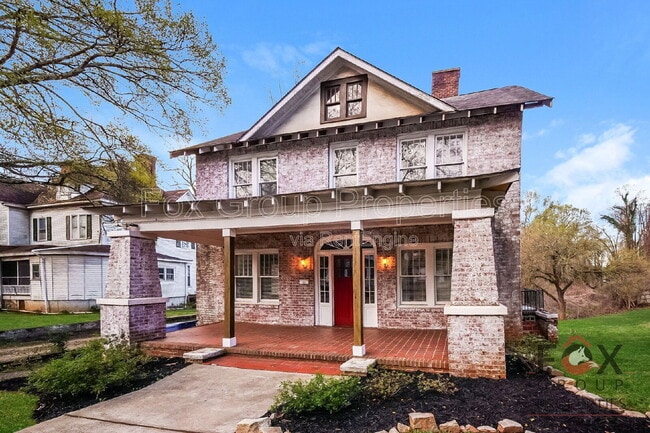 Building Photo - 332 W McLelland Ave